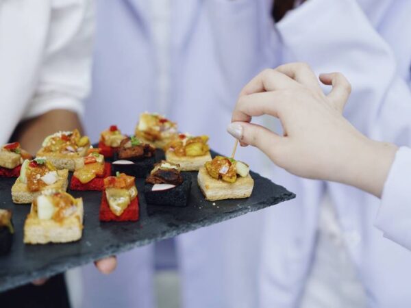 What Are the Benefits of Choosing a Conference Center with In-House Catering?